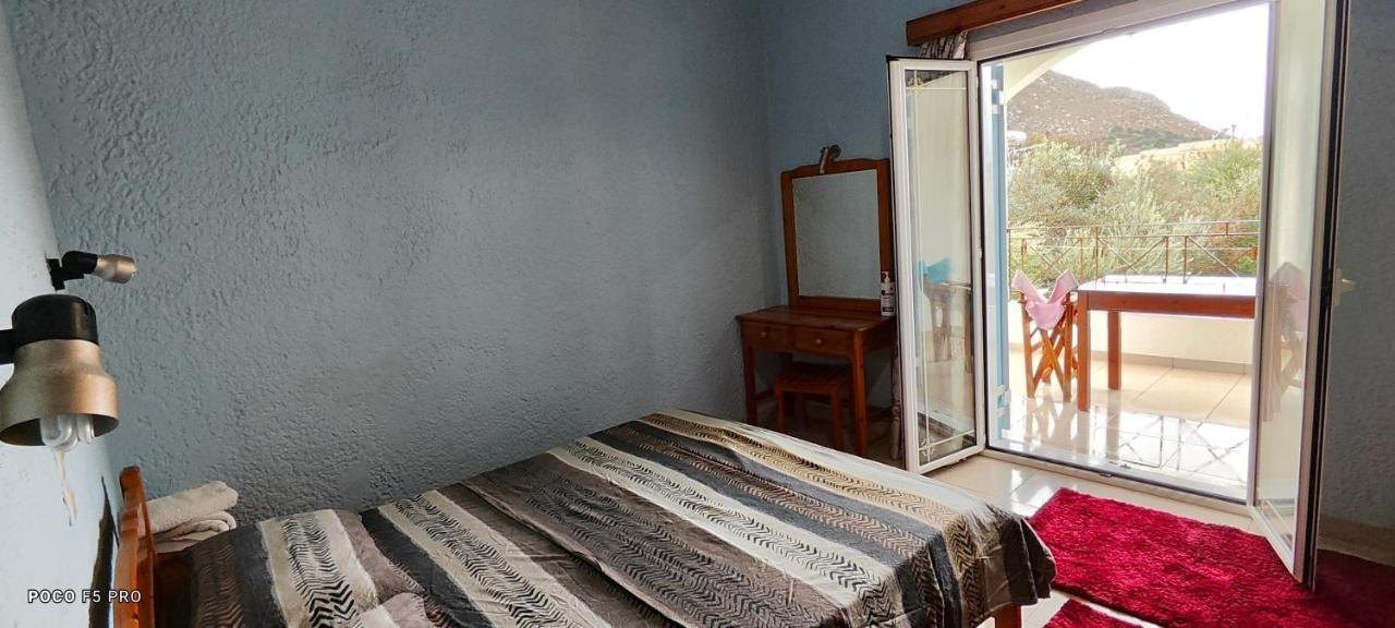 Giannis Apartments By Climbing House Panormos  Extérieur photo